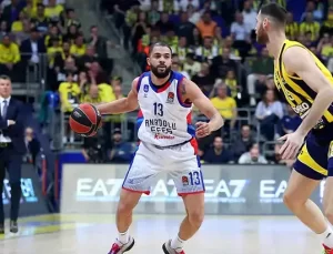 Türk derbisinde galibiyeti Anadolu Efes yaşadı!