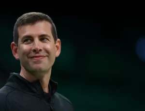 Brad Stevens, yılın yöneticisi ödülünü aldı