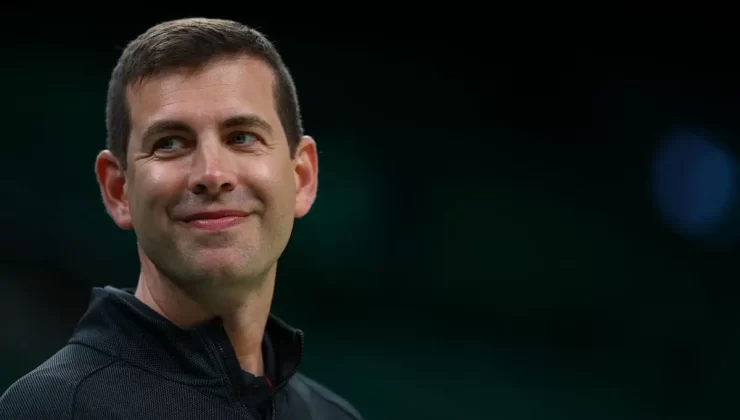 Brad Stevens, yılın yöneticisi ödülünü aldı