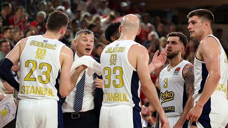 Bakan Bak, Dörtlü Final’e yükselen Fenerbahçe Beko’yu tebrik etti