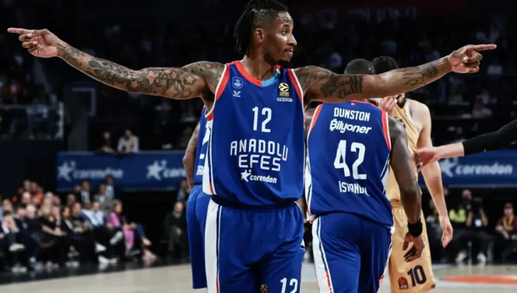 Anadolu Efes’te Clyburn ile ayrılık