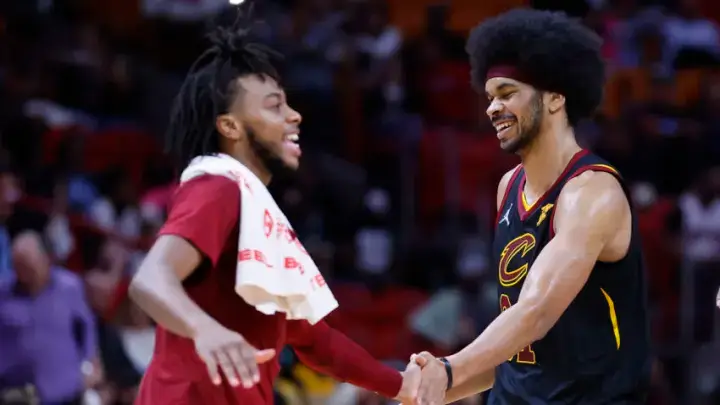 Cavs, Mitchell’ı tutma umuduyla Garland ve Allen’ı takas bloğundan çıkardı