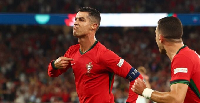 Cristiano Ronaldo sözleşme görüşmelerine başladı! Bir ilki gerçekleştirecek