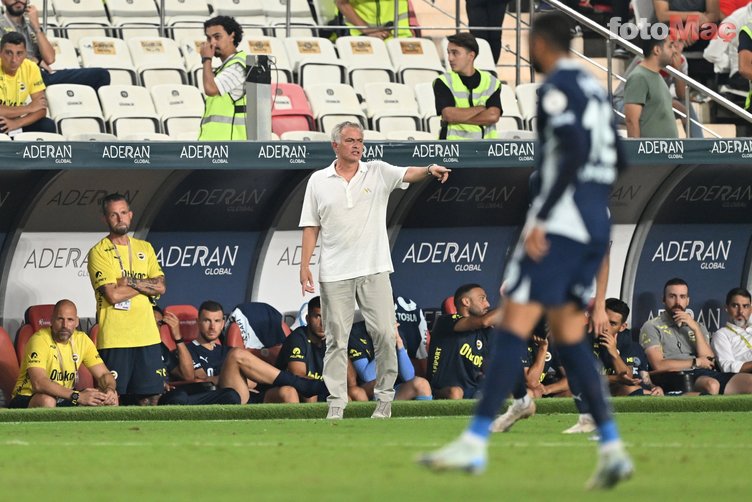 FENERBAHÇE HABERİ: Ömer Üründül'den çarpıcı Mourinho yorumu! "Kulübede maçı izleme şekli..."