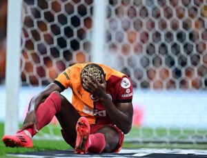 Galatasaray’a kötü haber! Victor Osimhen maça devam edemedi